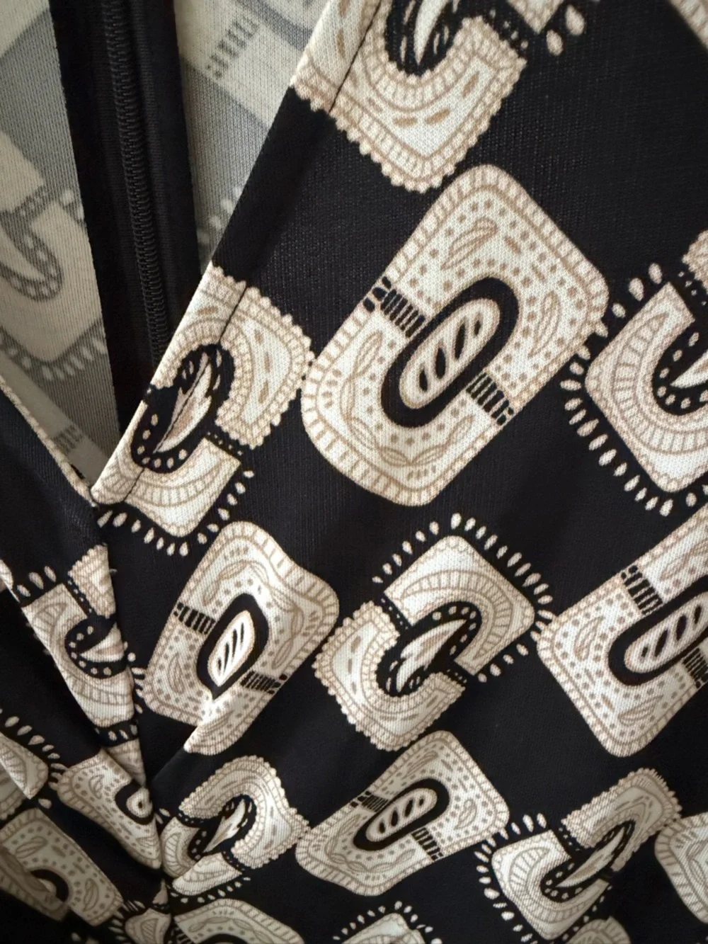 Diane Von Furstenberg Black and Cream Ruched Jersey Midi Dress size 12 - Picture 11 of 12